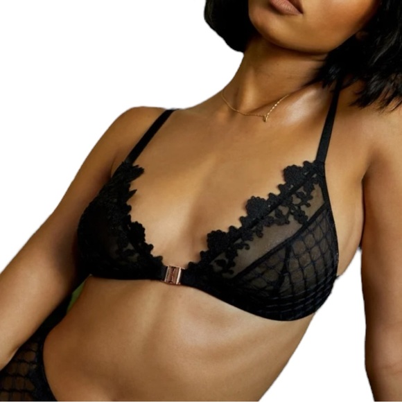 Savage X Fenty BAROQUE BONDAGE FRONT-CLOSURE BRALETTE Black lace goth sz Medium - Picture 2 of 12